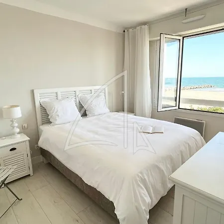 Ref 2152 - T5 En Rez-de-plage Apartment